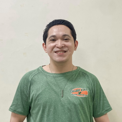 Arjie Dumlao headshot.