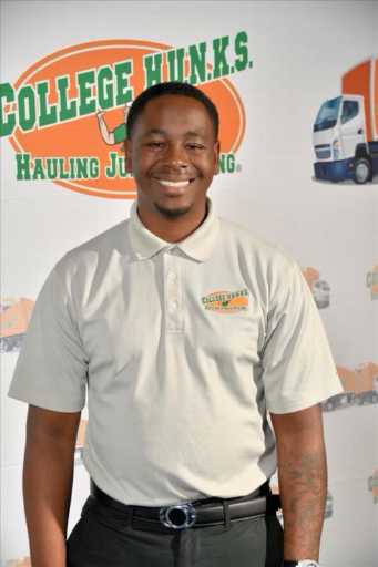 Darius Davis headshot.