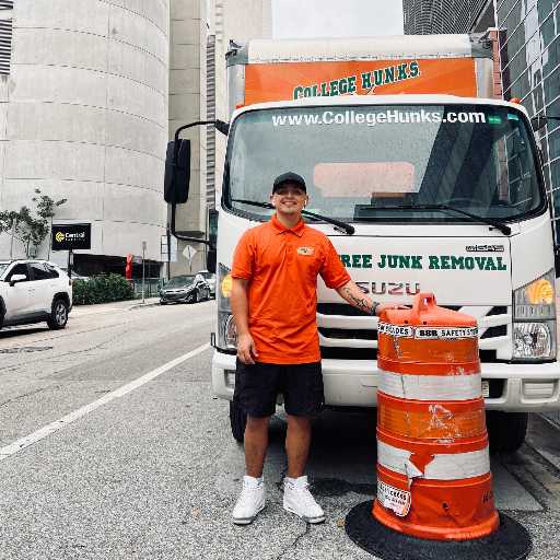 Jamilton Alvarado headshot.