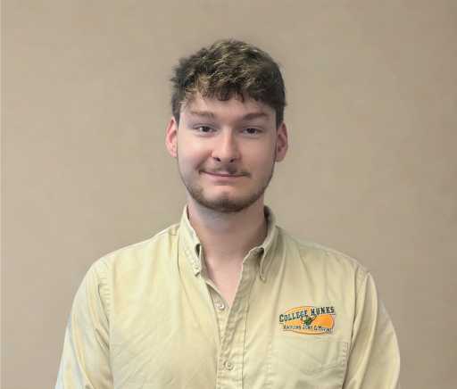 Evan Chamberlain headshot.