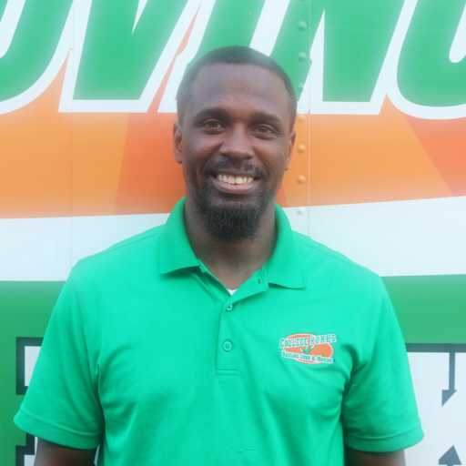 Terrell Giles headshot.