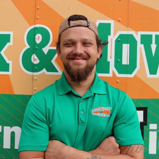 Devon Hicks headshot.