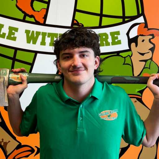 Cooper Forsythe headshot.