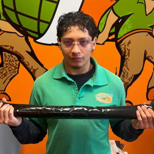 Enrique Gonzalez headshot.