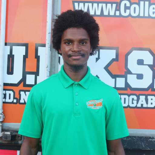 Theone Monroe headshot.