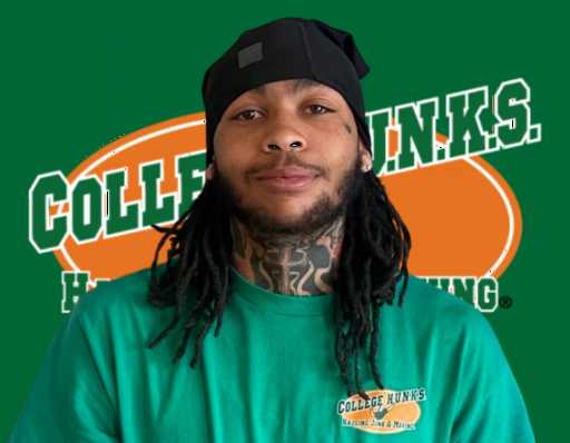 Deon Knight headshot.