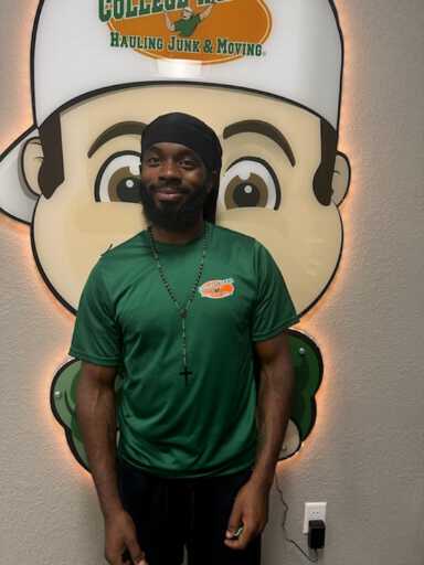 Tyrone Sloan headshot.