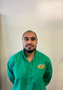 Roberto Gonzalez headshot.