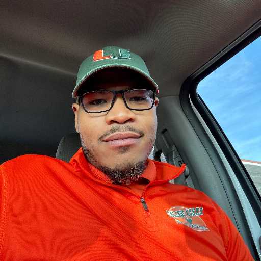 Zeik Tucker headshot.