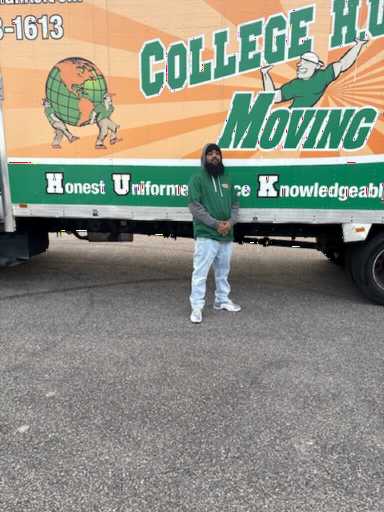 Carlos Richardson headshot.