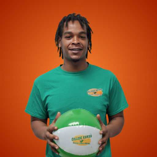 Devin L headshot.