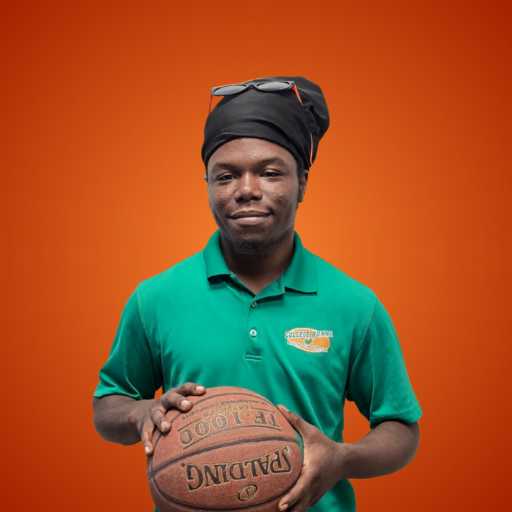 Lashawn M headshot.