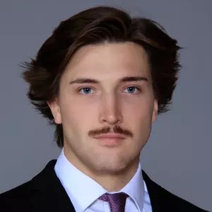 Devin Nabozny headshot.