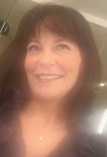 Deanna Norquist headshot.